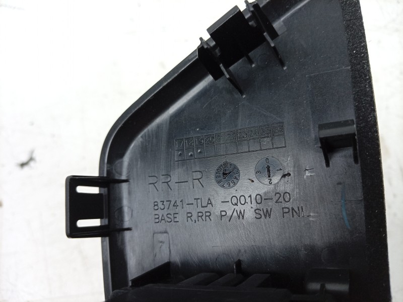 Recambio de mando elevalunas trasero derecho para honda cr-v (rw) 2.0 i-mmd hybrid elegance 2wd referencia OEM IAM  35760T1GG11 