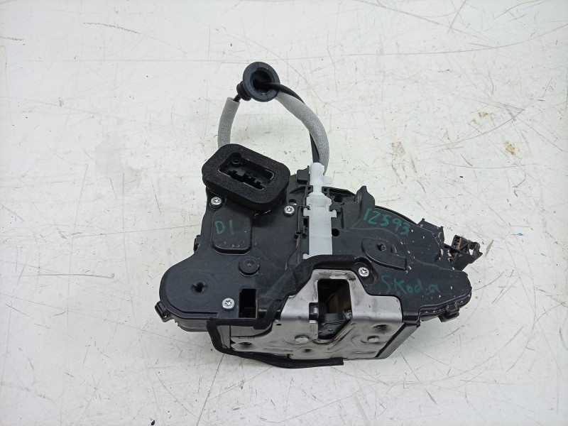 Recambio de cerradura puerta delantera izquierda para skoda fabia iv (pj3) 1.0 mpi referencia OEM IAM  10B837015B DLF790037HQ