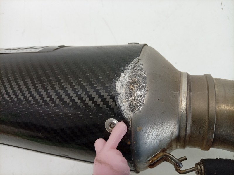 Recambio de silenciador trasero para yamaha mt mt-09 (rn83) referencia OEM IAM  Y066L2P 