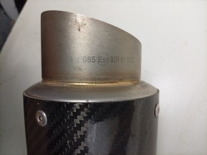 Recambio de silenciador trasero para yamaha mt mt-09 (rn83) referencia OEM IAM  Y066L2P 