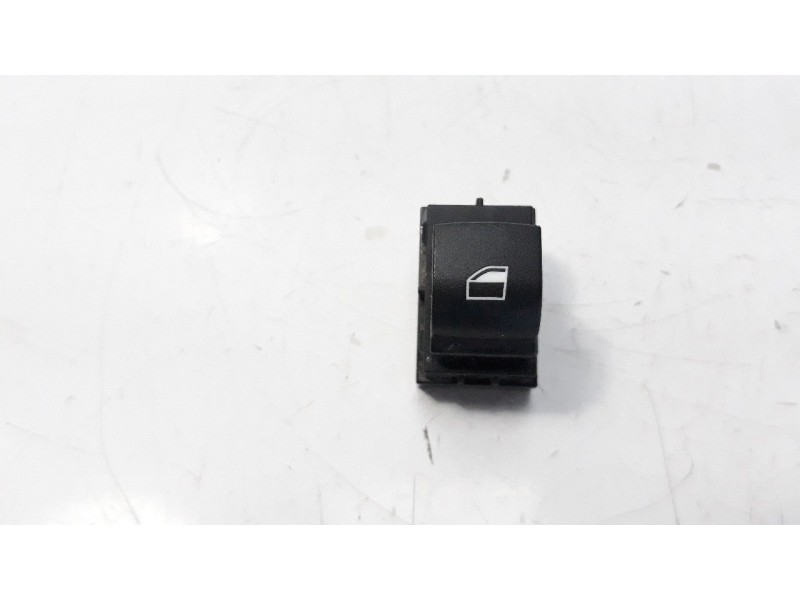 Recambio de mando elevalunas delantero derecho para bmw serie 3 lim. (f30) 318d advantage referencia OEM IAM 920810702  
