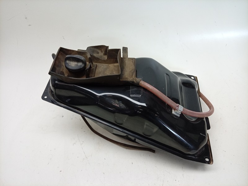 Recambio de deposito combustible para yamaha x-max 125 referencia OEM IAM B9YF41100200 B9YF41100200 