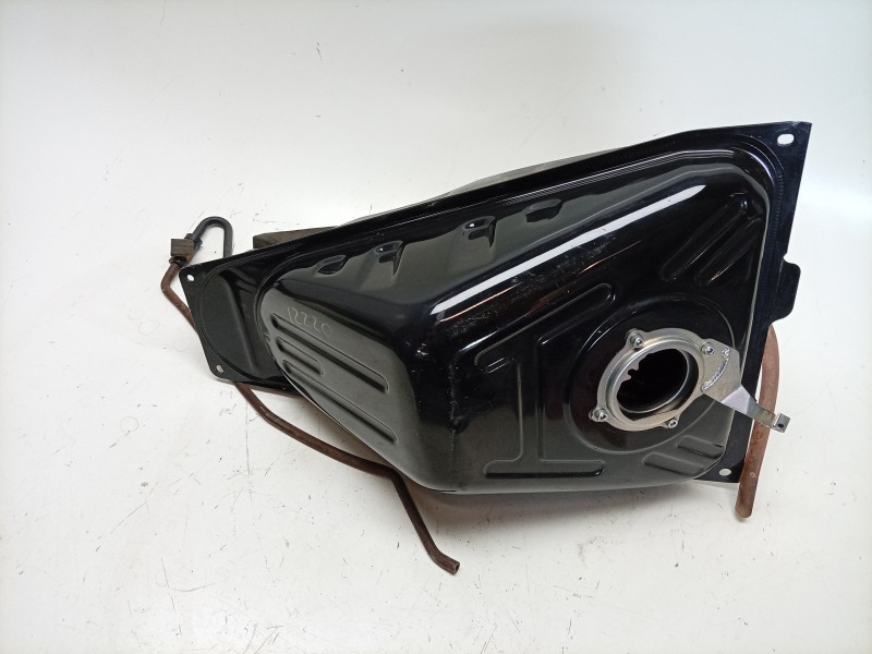 Recambio de deposito combustible para yamaha x-max 125 referencia OEM IAM B9YF41100200 B9YF41100200 