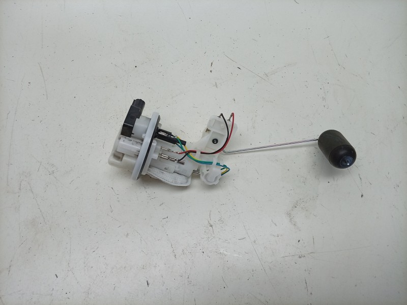 Recambio de bomba combustible para yamaha x-max 125 referencia OEM IAM  B9YE39070000 