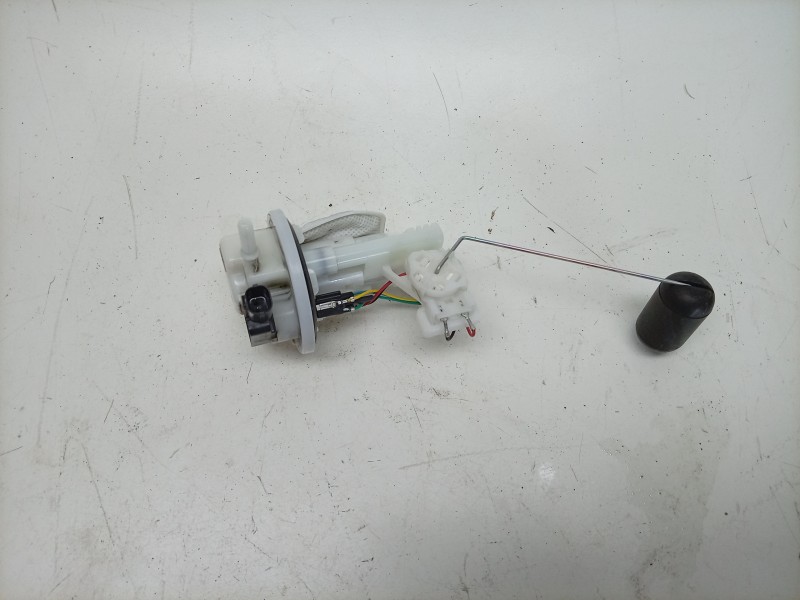 Recambio de bomba combustible para yamaha x-max 125 referencia OEM IAM  B9YE39070000 