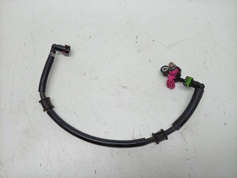 Recambio de inyector para yamaha x-max 125 referencia OEM IAM  B8RE37610000 