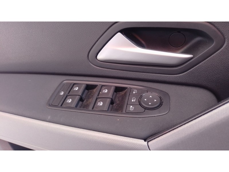 Recambio de mando elevalunas delantero izquierdo para dacia bigster referencia OEM IAM   