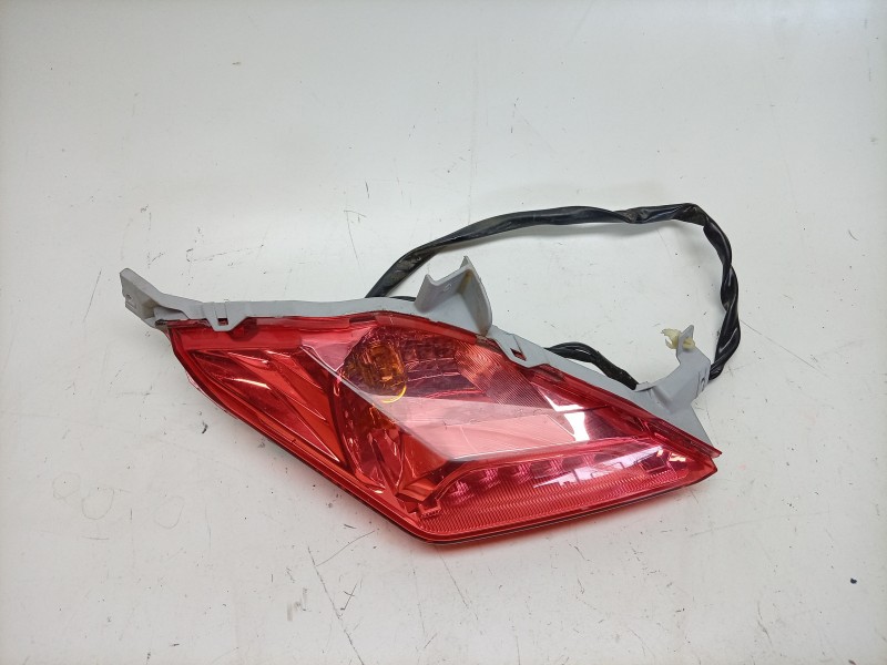 Recambio de piloto trasero derecho para yamaha x-max x-max 400 (sh11) referencia OEM IAM B74H47100000 B74H47100000 