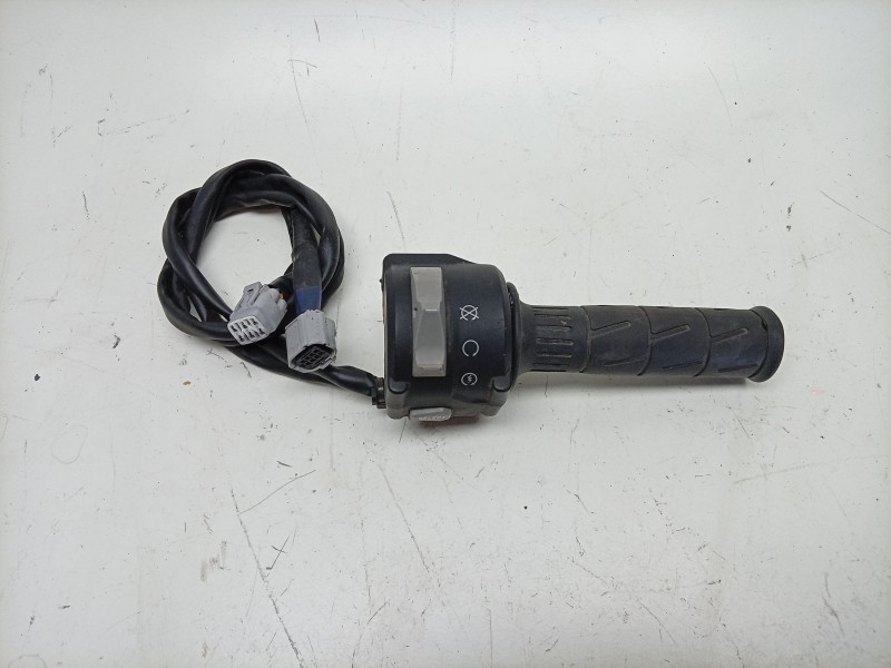 Recambio de piña luces derecha para kawasaki zx-4r zx-4r referencia OEM IAM 460910586 460910586 