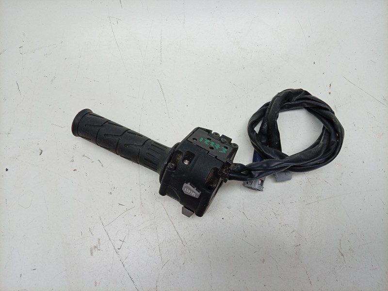 Recambio de piña luces derecha para kawasaki zx-4r zx-4r referencia OEM IAM 460910586 460910586 