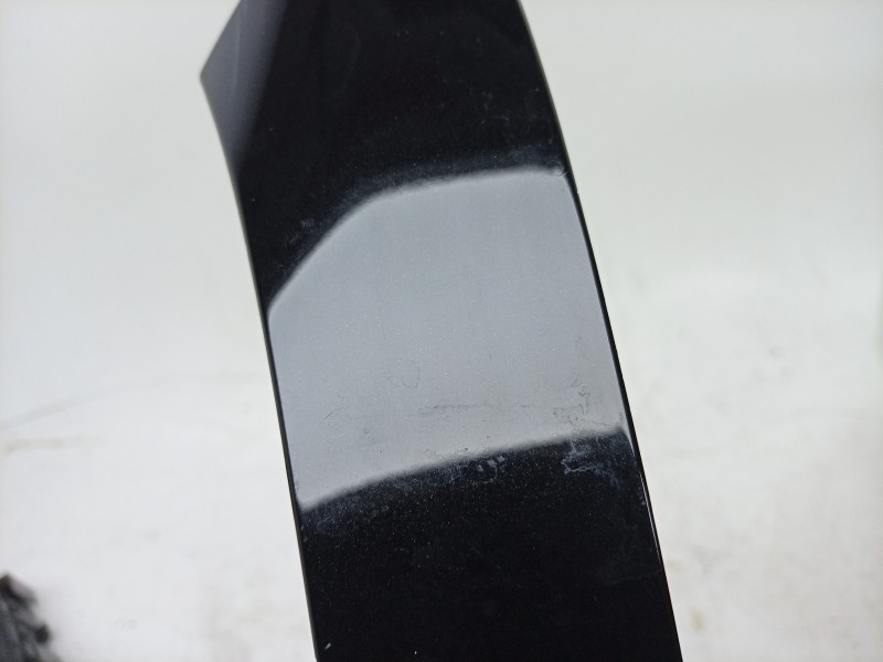 Recambio de moldura para renault 4 e-tech 120 referencia OEM IAM  4EPG8Q 