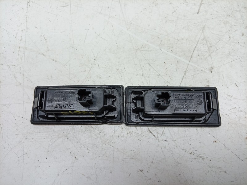 Recambio de piloto matricula para volkswagen taigo (cs1) 1.0 tsi referencia OEM IAM  5NA943021 