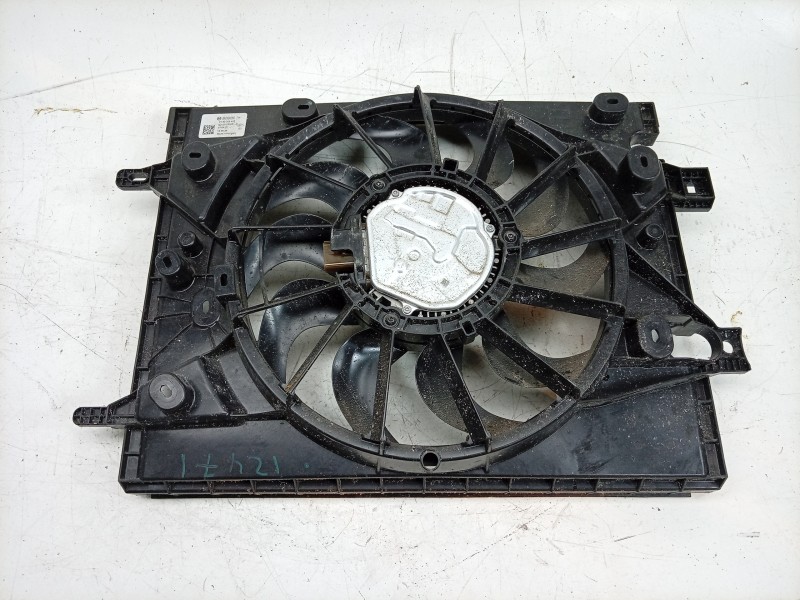 Recambio de electroventilador para renault 4 e-tech 120 referencia OEM IAM 013070840Z 921202305R 