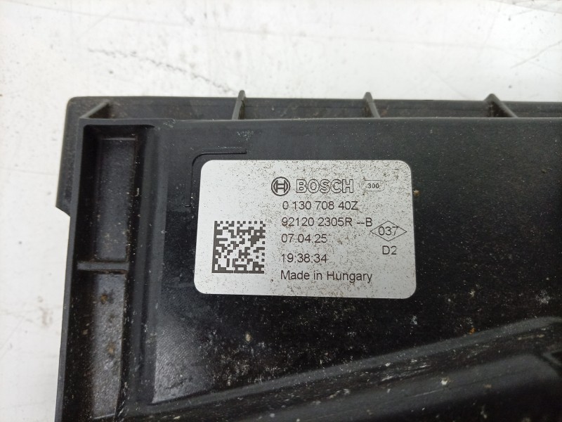 Recambio de electroventilador para renault 4 e-tech 120 referencia OEM IAM 013070840Z 921202305R 