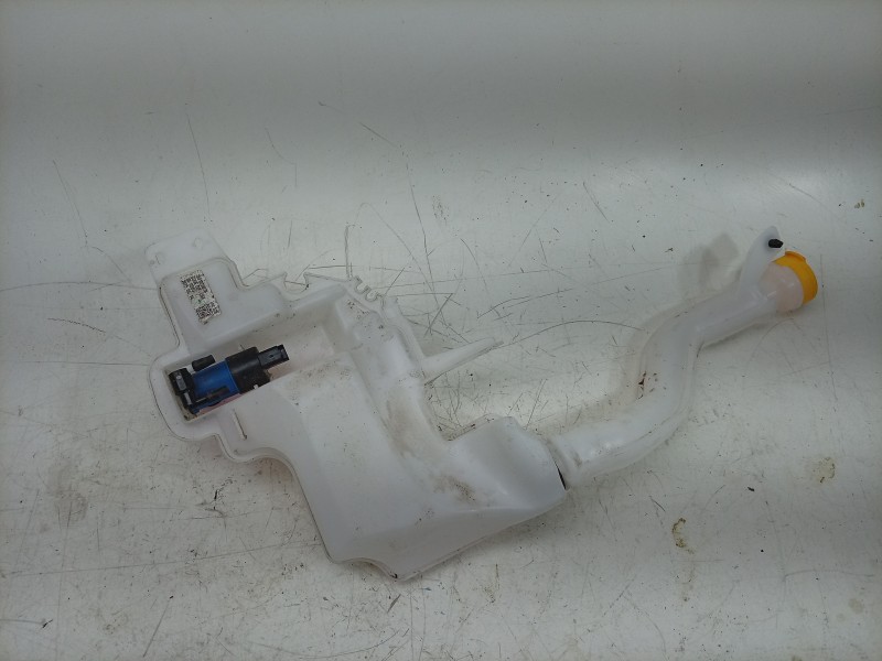 Recambio de deposito limpia para renault 4 e-tech 120 referencia OEM IAM  289102687R 
