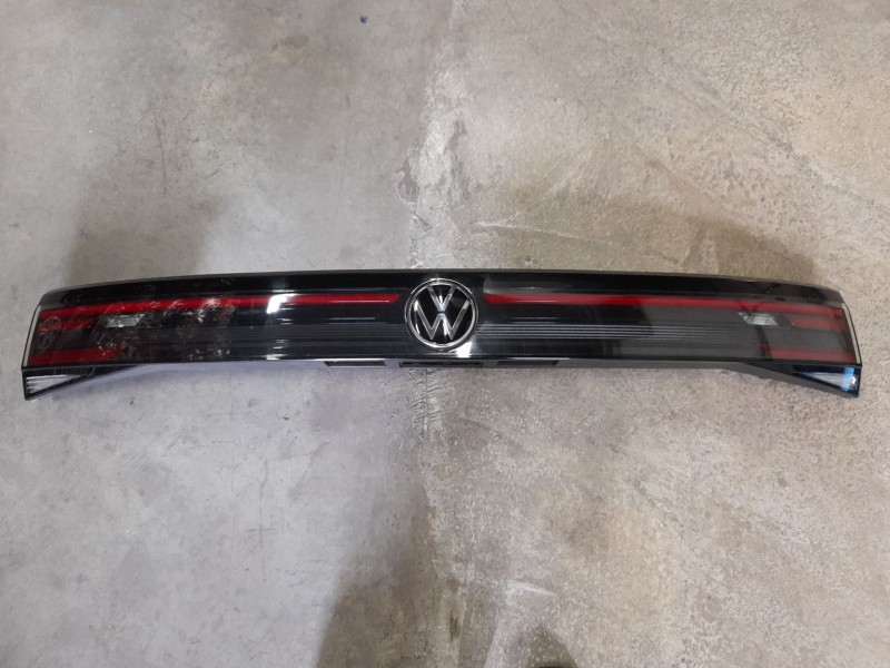 Recambio de piloto trasero central para volkswagen taigo (cs1) 1.0 tsi referencia OEM IAM  2G7945093 
