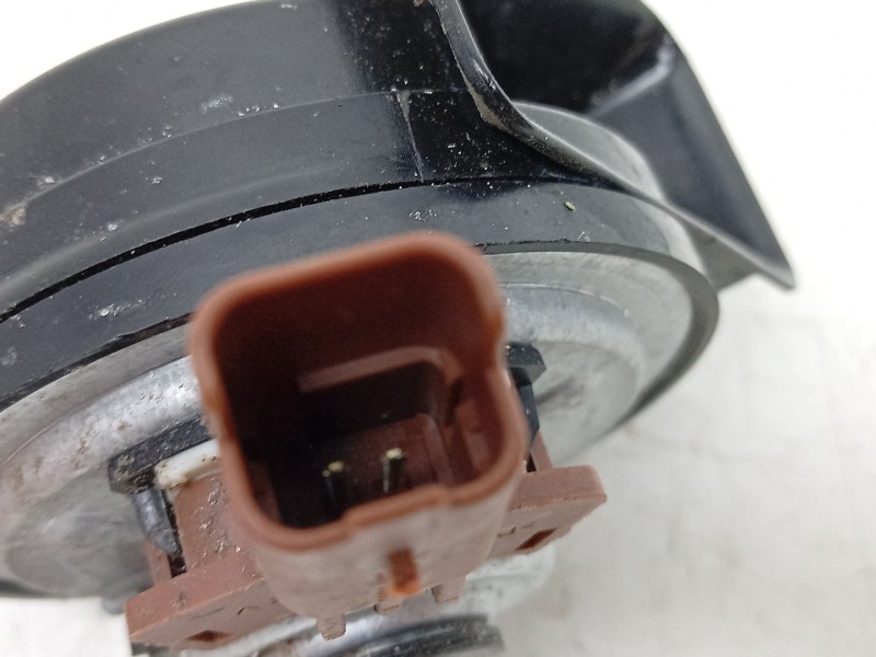 Recambio de claxon para renault 4 e-tech 120 referencia OEM IAM  256208803R 