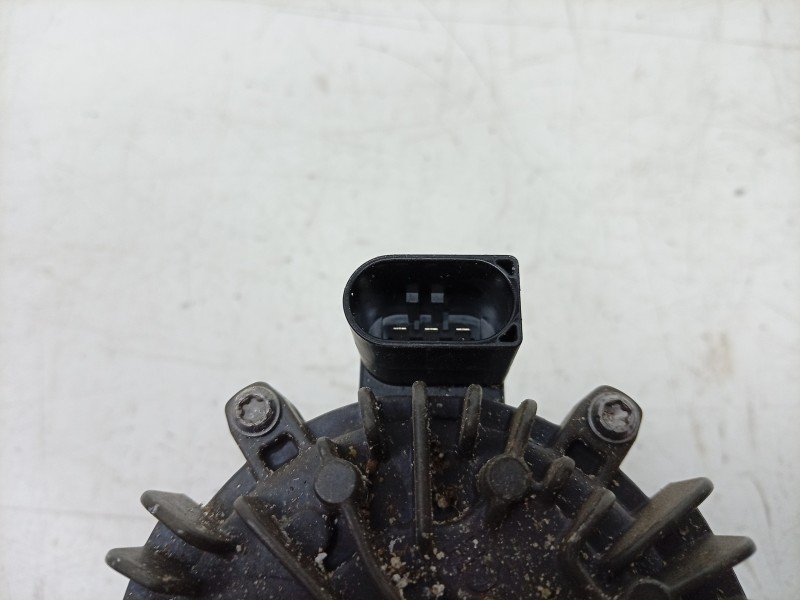 Recambio de bomba agua para renault 4 e-tech 120 referencia OEM IAM 0392025000 210100165R 