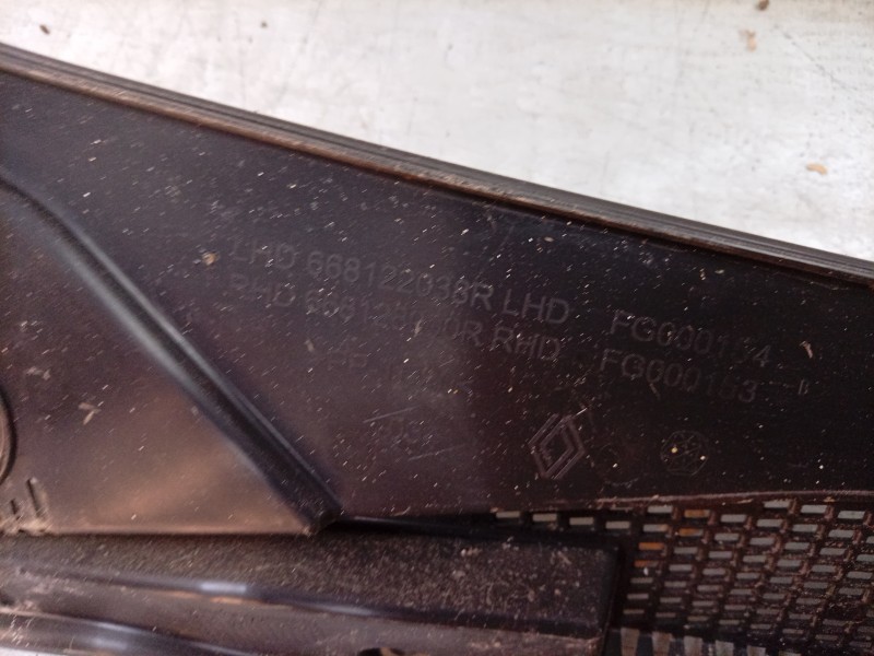 Recambio de torpedo para renault 4 e-tech 120 referencia OEM IAM  668122038R 