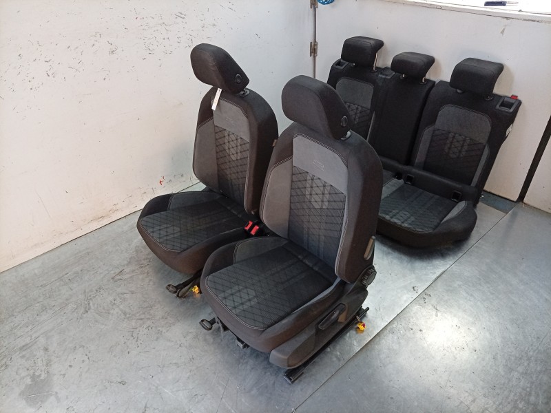 Recambio de juego asientos completo para volkswagen taigo (cs1) 1.0 tsi referencia OEM IAM  2G0881405AN 