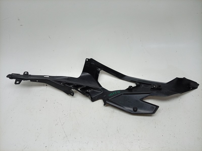 Recambio de moldura para kawasaki zx-4r zx-4r referencia OEM IAM  140930964 
