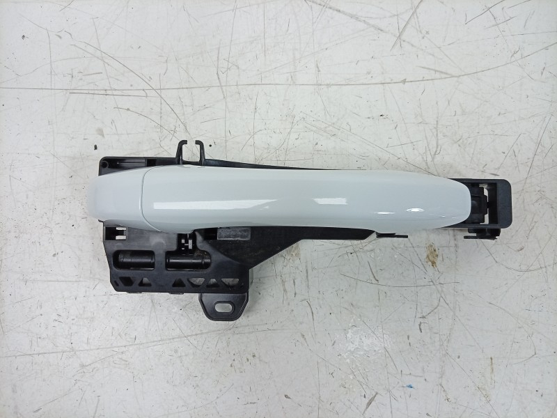 Recambio de maneta exterior delantera derecha para renault 4 e-tech 120 referencia OEM IAM  806065425R 