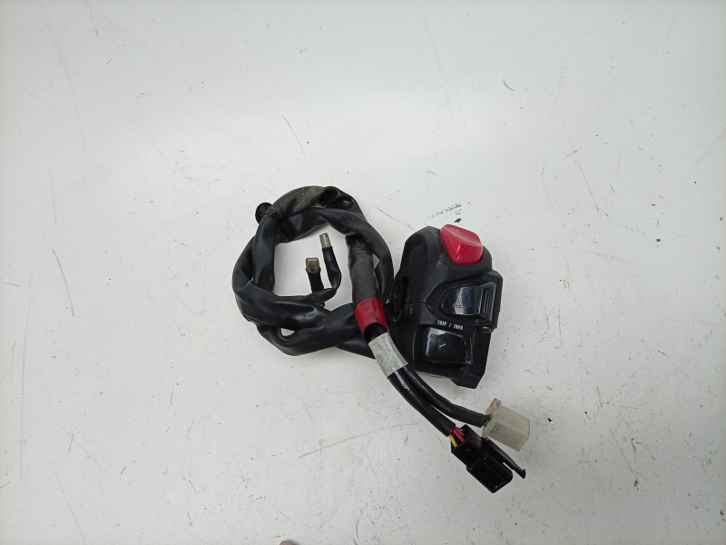 Recambio de piña luces derecha para yamaha x-max x-max 400 (sh11) referencia OEM IAM  B74H399731000 