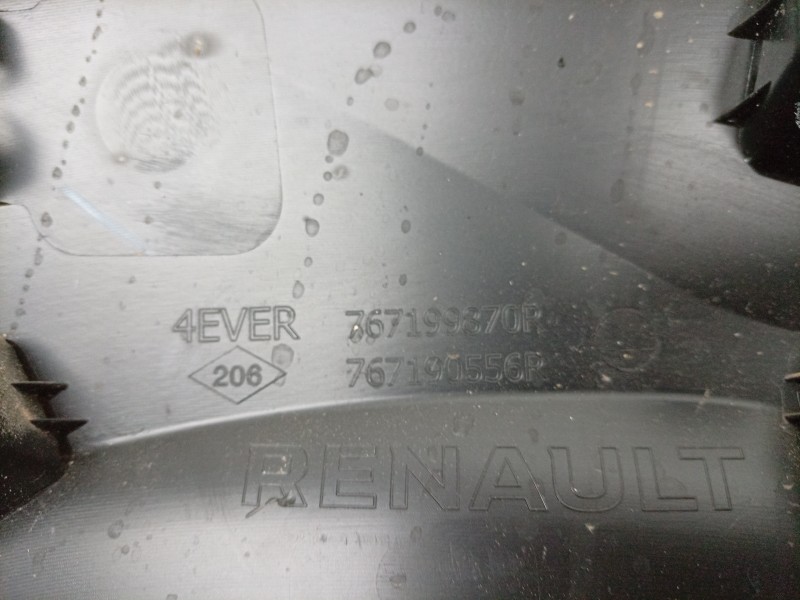 Recambio de aletin trasero izquierdo para renault 4 e-tech 120 referencia OEM IAM  767199870R 