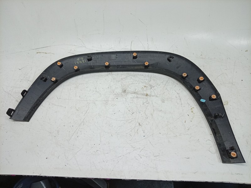 Recambio de aletin delantero derecho para renault 4 e-tech 120 referencia OEM IAM  638125736R 