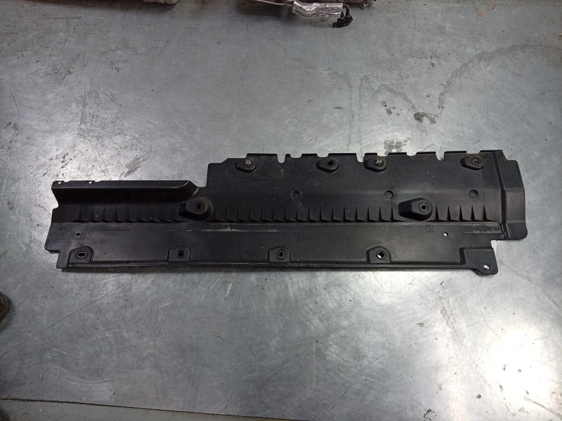 Recambio de cubrecarter para renault 4 e-tech 120 referencia OEM IAM  748150857R 