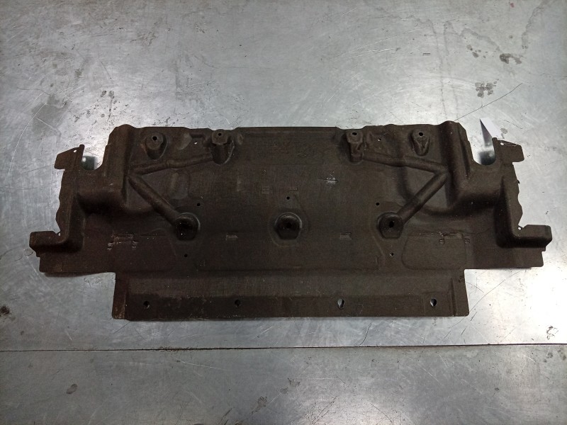 Recambio de cubrecarter para renault 4 e-tech 120 referencia OEM IAM  748140807R 