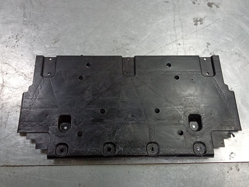 Recambio de cubrecarter para renault 4 e-tech 120 referencia OEM IAM  748189799R 