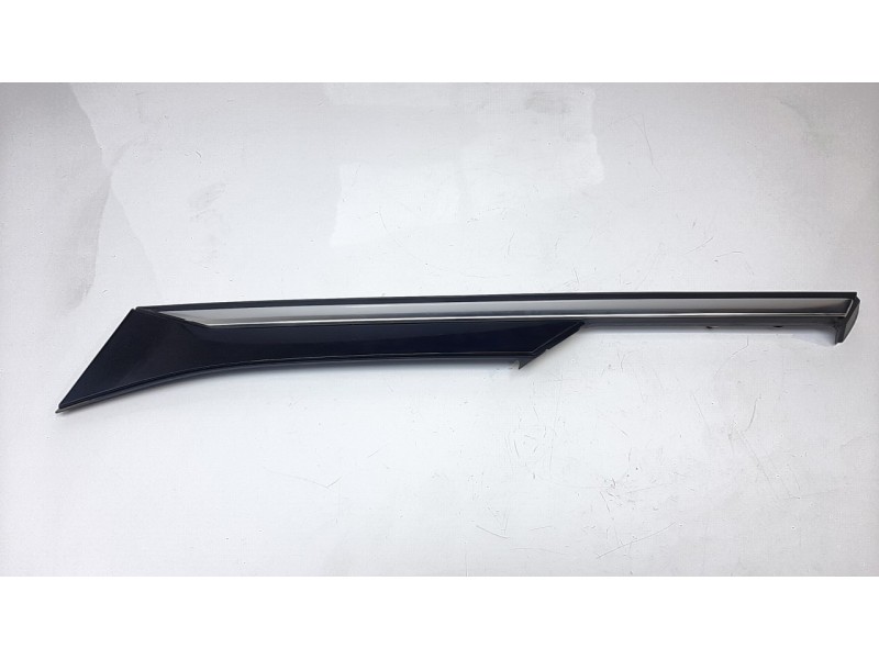 Recambio de moldura para opel grandland x ultimate referencia OEM IAM YP00051177  