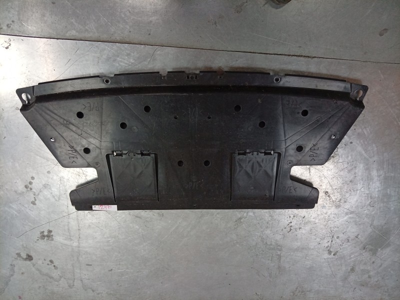 Recambio de cubrecarter para renault 4 e-tech 120 referencia OEM IAM  748182595R 