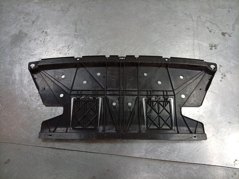 Recambio de cubrecarter para renault 4 e-tech 120 referencia OEM IAM  748182595R 