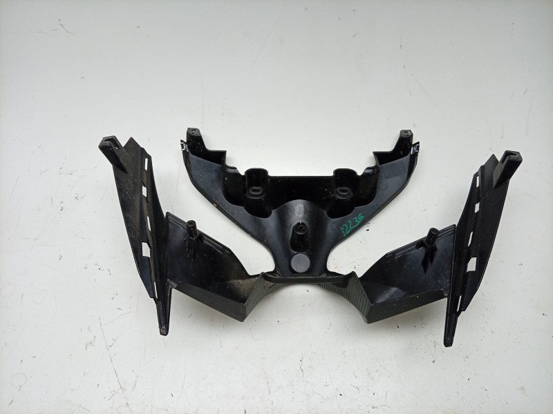 Recambio de moldura para yamaha x-max x-max 400 (sh11) referencia OEM IAM  BL1F286F00 