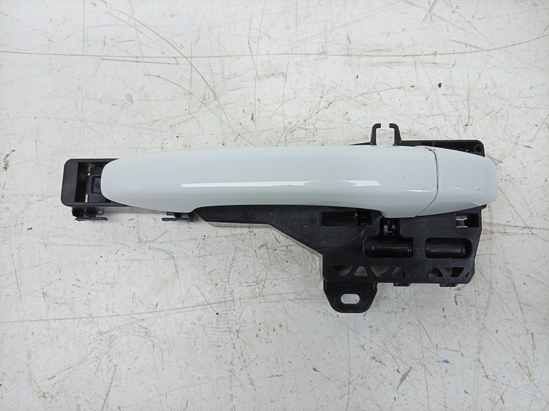 Recambio de maneta exterior trasera izquierda para renault 4 e-tech 120 referencia OEM IAM  806068654R 