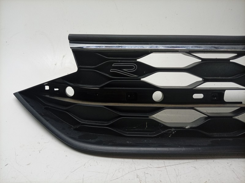 Recambio de rejilla delantera para volkswagen taigo (cs1) 1.0 tsi referencia OEM IAM  2G7853651FZLL 