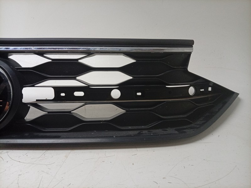 Recambio de rejilla delantera para volkswagen taigo (cs1) 1.0 tsi referencia OEM IAM  2G7853651FZLL 
