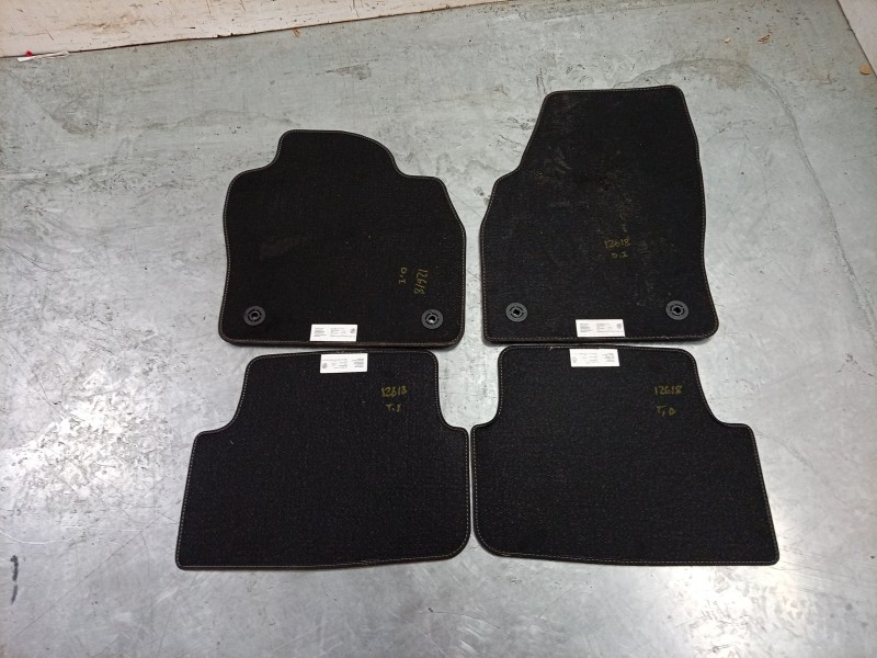 Recambio de juego alfombrillas para volkswagen taigo (cs1) 1.0 tsi referencia OEM IAM  2G1863011B 