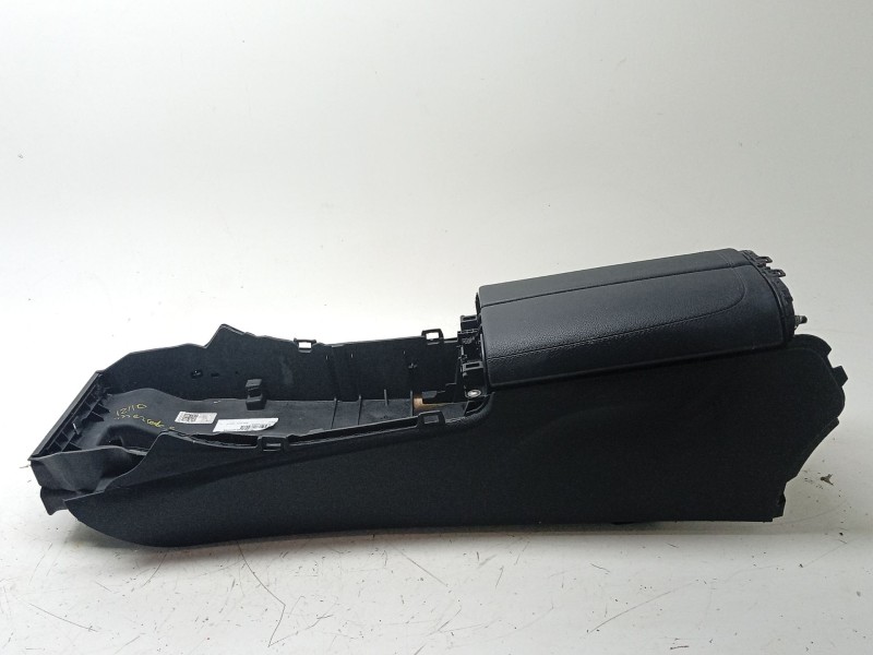 Recambio de apoyabrazos central para mercedes-benz cle cle 220d referencia OEM IAM  A2066809601 