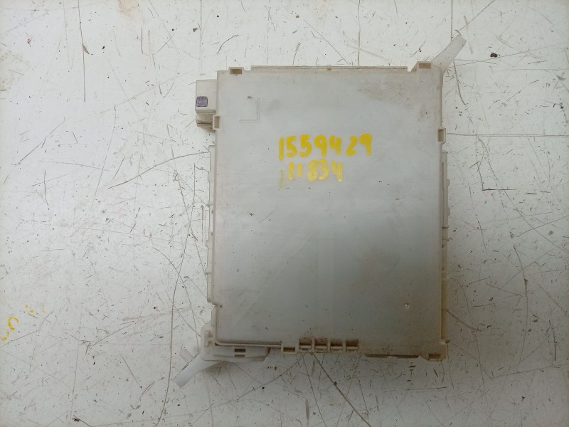 Recambio de caja reles / fusibles para toyota hilux (gun1) doble cabina dlx 4x4 referencia OEM IAM  827300K530 