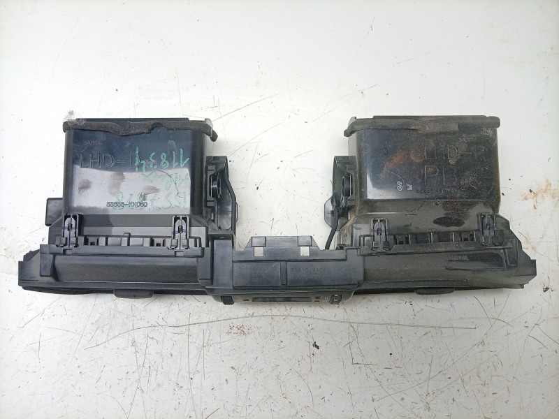 Recambio de rejilla aireadora para toyota hilux (gun1) doble cabina dlx 4x4 referencia OEM IAM  55661KK140 