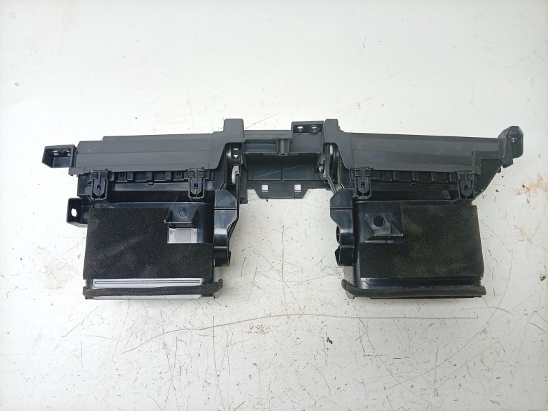 Recambio de rejilla aireadora para toyota hilux (gun1) doble cabina dlx 4x4 referencia OEM IAM  55661KK140 