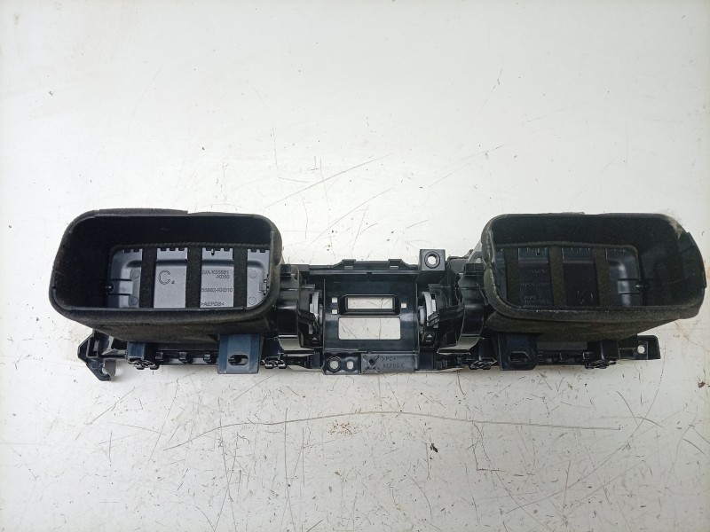 Recambio de rejilla aireadora para toyota hilux (gun1) doble cabina dlx 4x4 referencia OEM IAM  55661KK140 