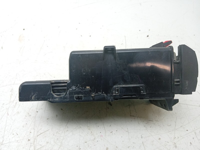 Recambio de moldura para toyota hilux (gun1) doble cabina dlx 4x4 referencia OEM IAM  66995KK020 