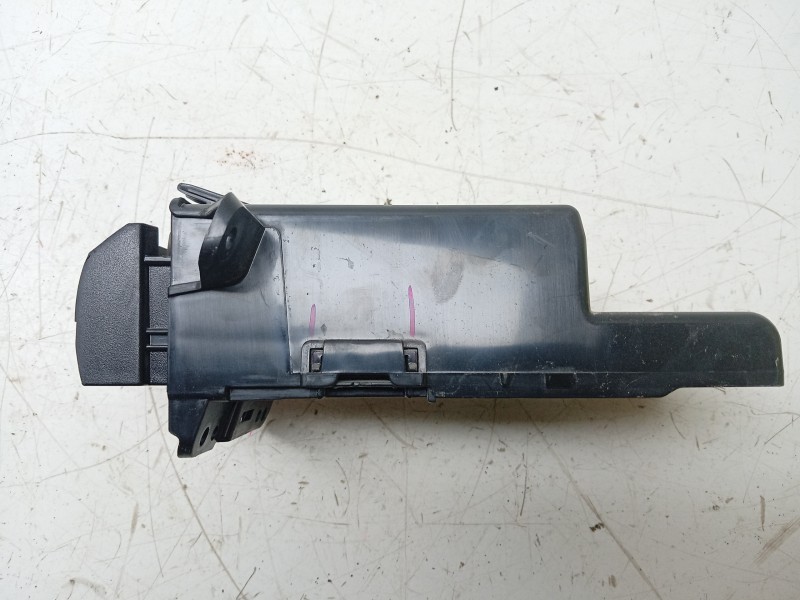 Recambio de moldura para toyota hilux (gun1) doble cabina dlx 4x4 referencia OEM IAM  66995KK020 