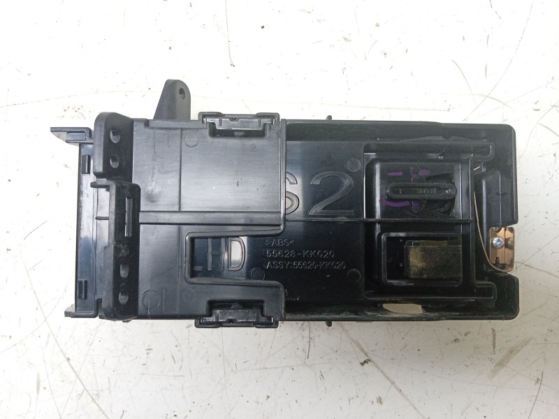 Recambio de moldura para toyota hilux (gun1) doble cabina dlx 4x4 referencia OEM IAM  66995KK020 