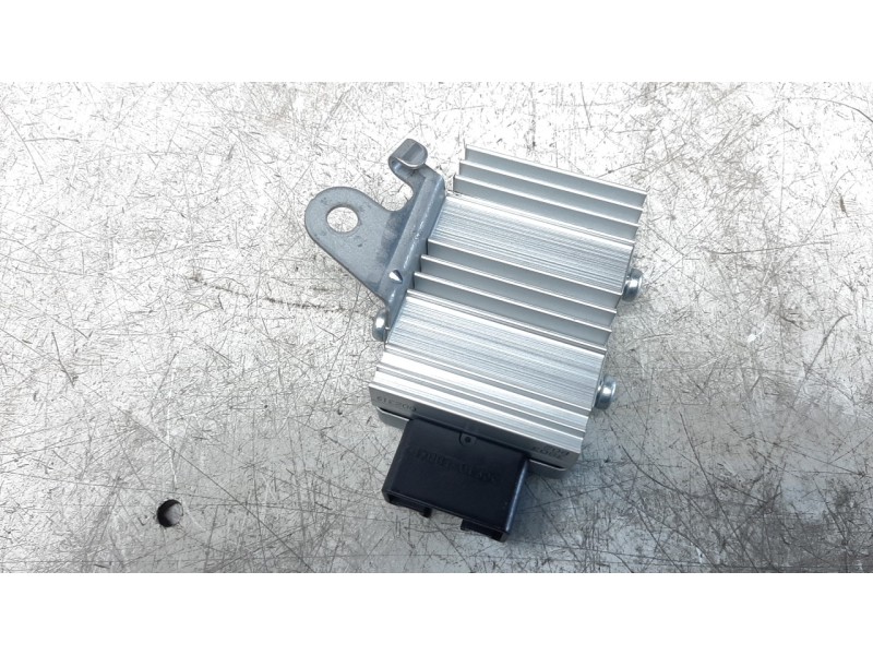 Recambio de modulo electronico para toyota rav4 referencia OEM IAM 8957042030  