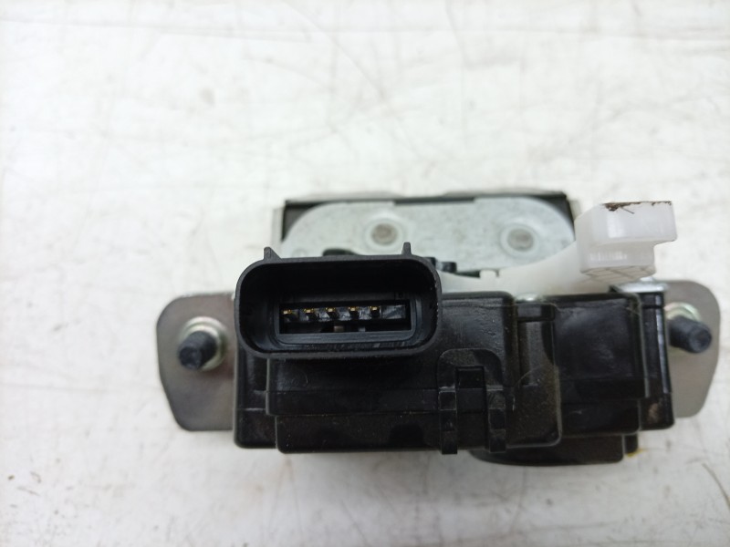 Recambio de cerradura maletero / porton para kia sportage (nq5) drive referencia OEM IAM  81800P2000 